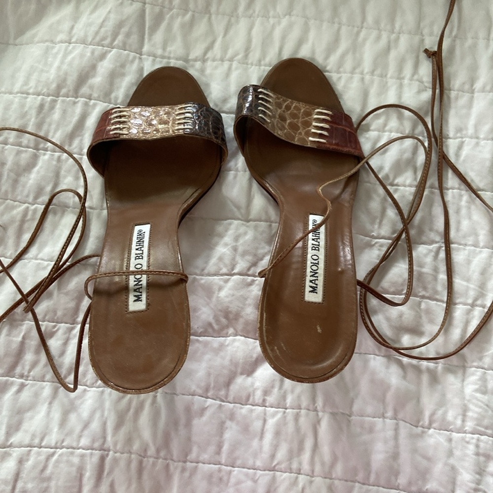 Manolo blahnik size 35.5 brown shoes - Picture 3 of 5